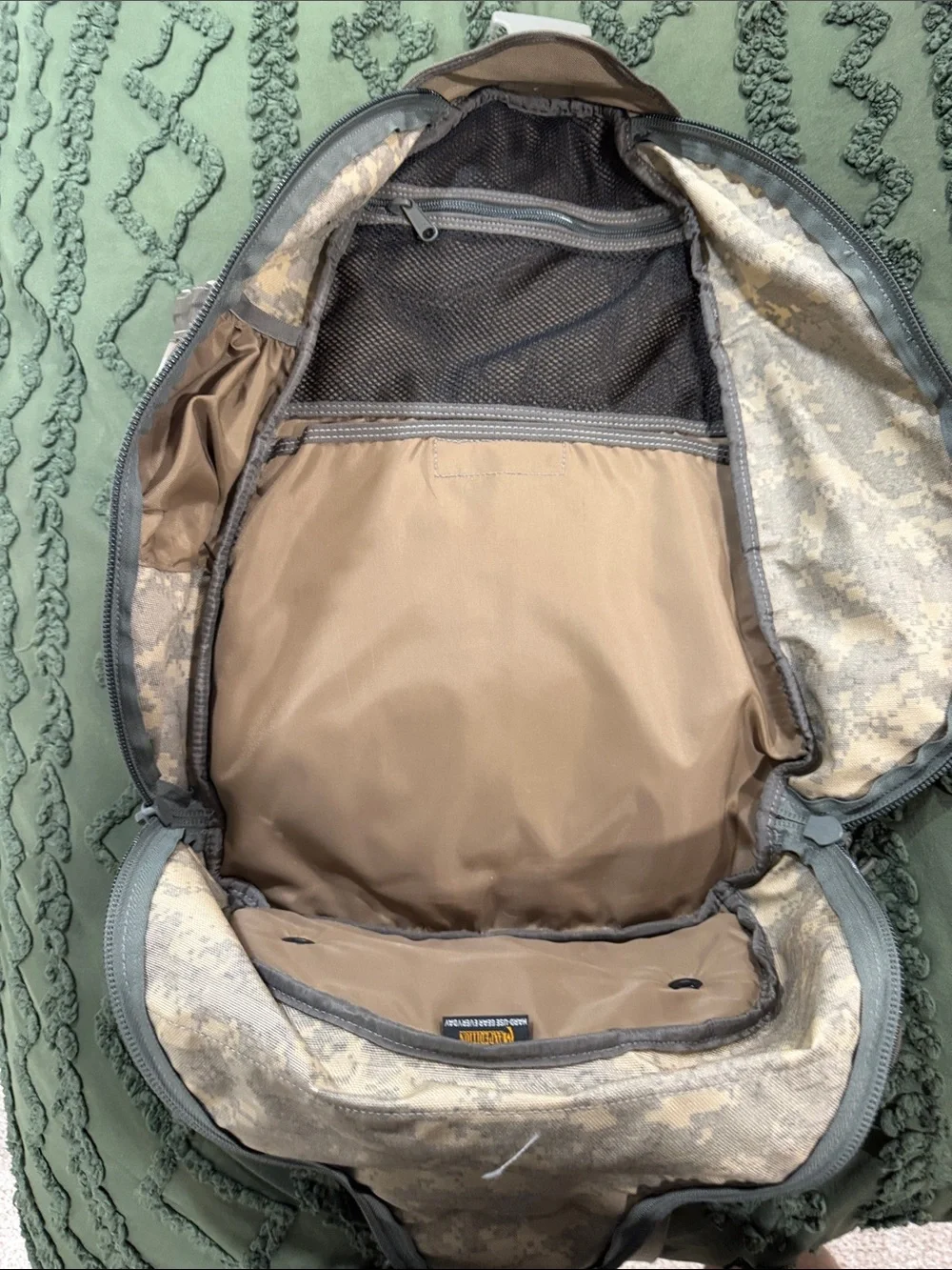 Maxpediton Monsoon Gearslinger Digital Camo Sling Backpack